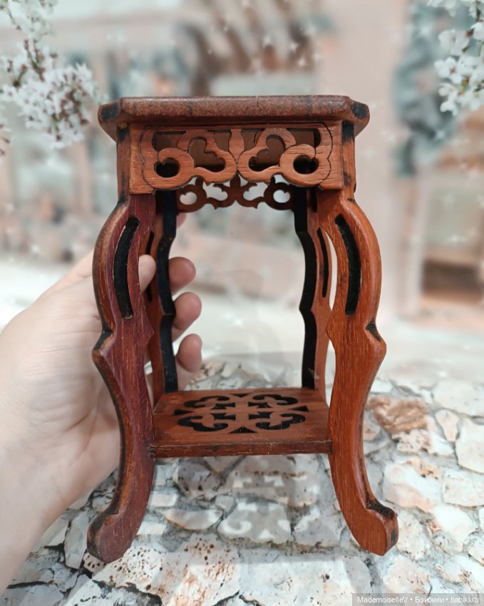 Столики натуральное дерево резное с дефектами (фото 7)