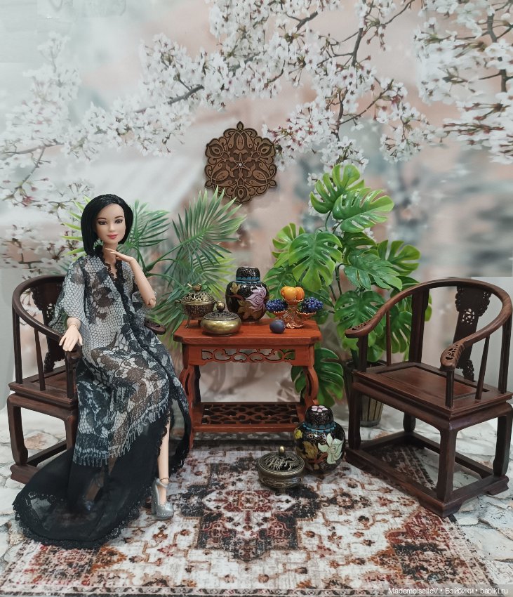 Столик № 1 натуральное дерево резное (фото 3)