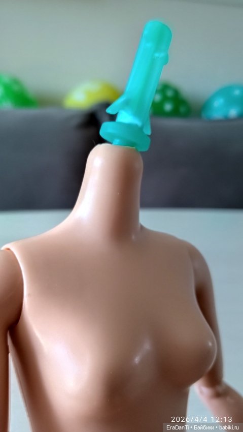 Тело 2022 Barbie Extra #18 Checker Coat Doll (HHN10) (фото 5)