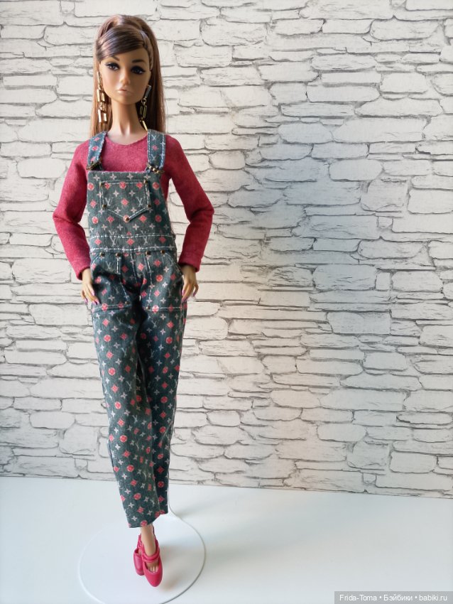 Одежда на Момоко поппи барби петит комбинезон Луи вюттон и лонгслив- боди