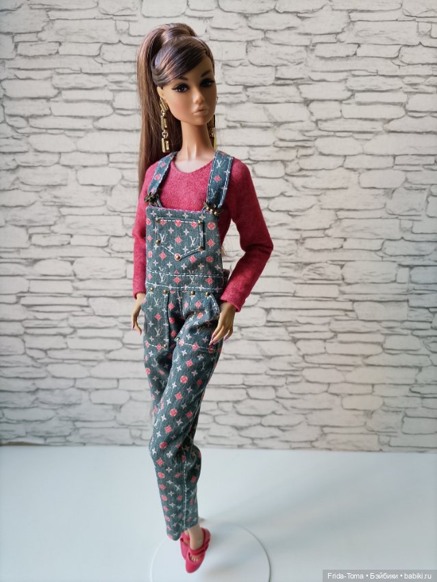 Одежда на Момоко поппи барби петит комбинезон Луи вюттон и лонгслив- боди (фото 8)