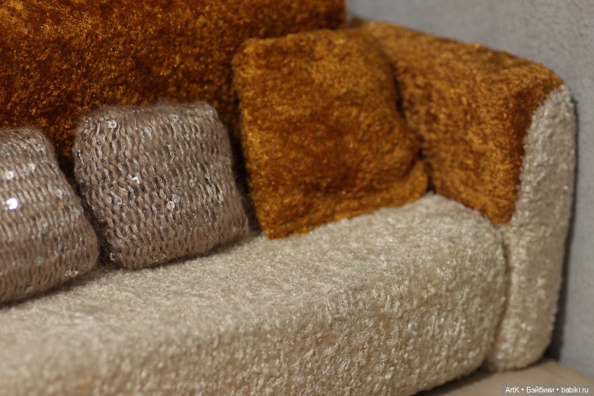 Диван для кукол 1:6 — Кукольная мебель (фото 3)