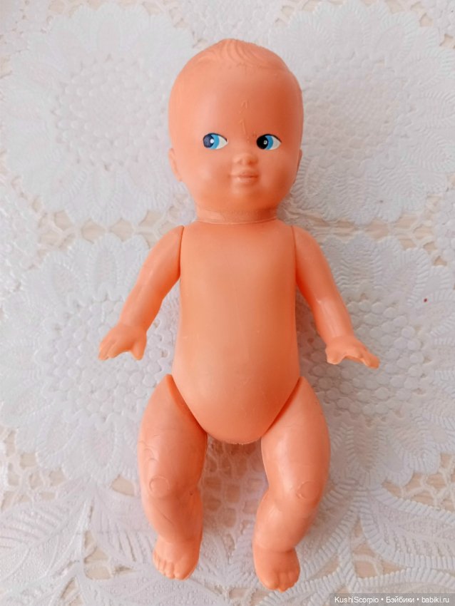 Лот винтажных и современных пупсиков (8 шт.)