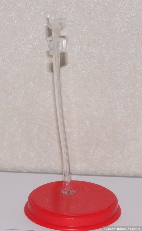 Красная подставка под модельное тело барби