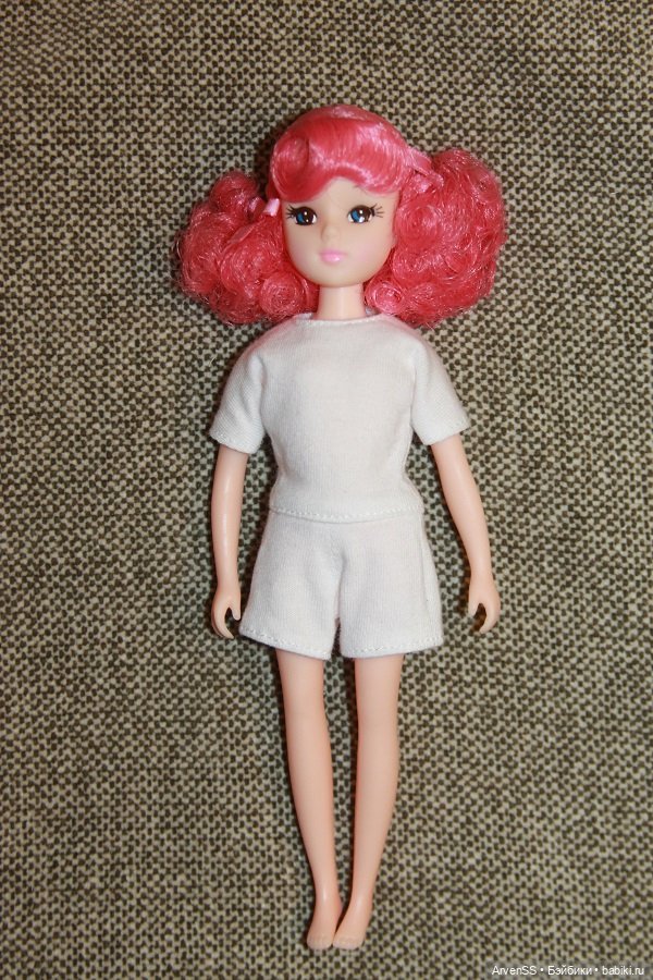 Подружка Ликки 1 поколения Изуми Reproduction Pink Wavy Bunches (фото 3)