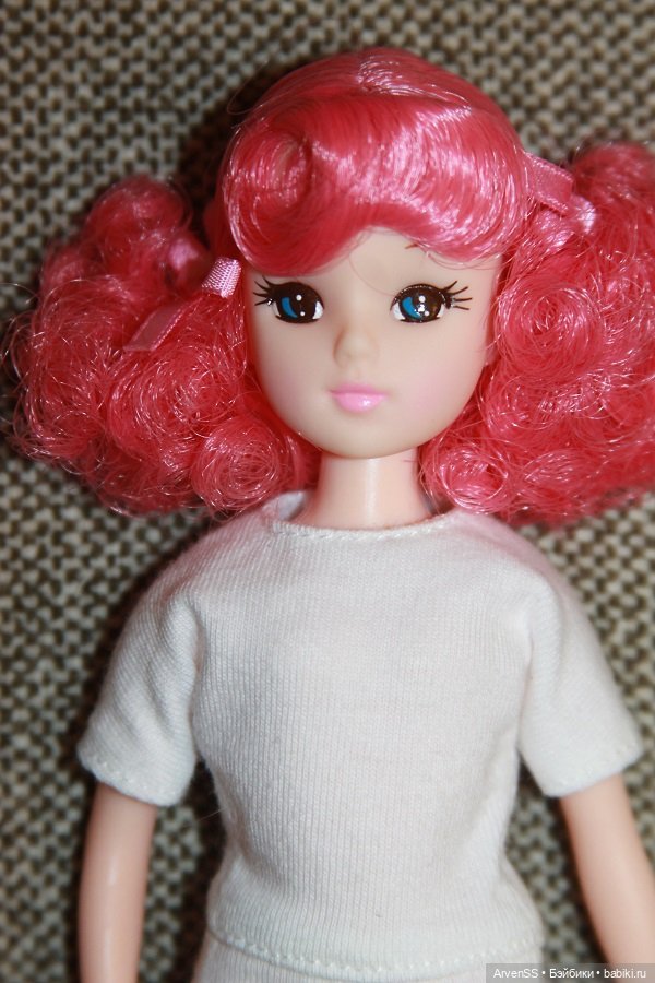 Подружка Ликки 1 поколения Изуми Reproduction Pink Wavy Bunches (фото 4)