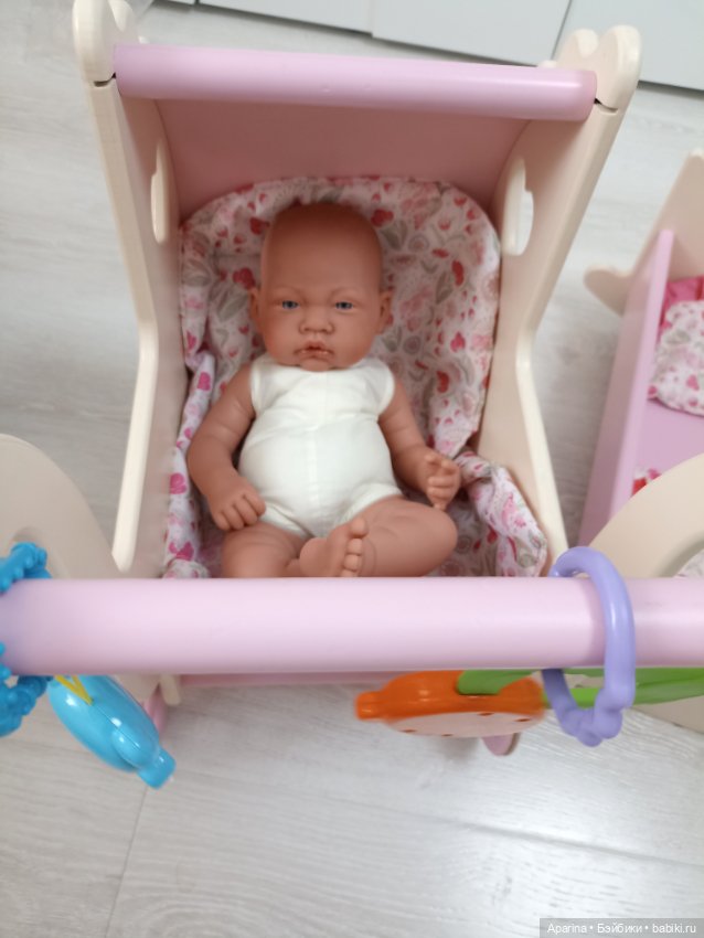 Коляска и кроватка качалка для кукол