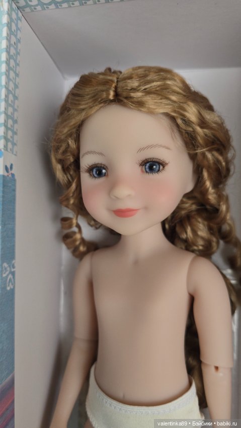 Валентина Ruby Red 37 см, нюд и в паричке Изабеллы (фото 4)