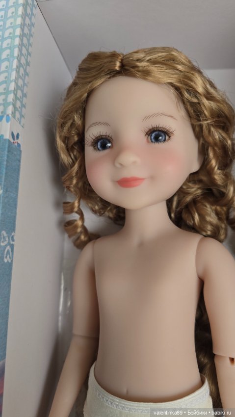 Валентина Ruby Red 37 см, нюд и в паричке Изабеллы (фото 3)