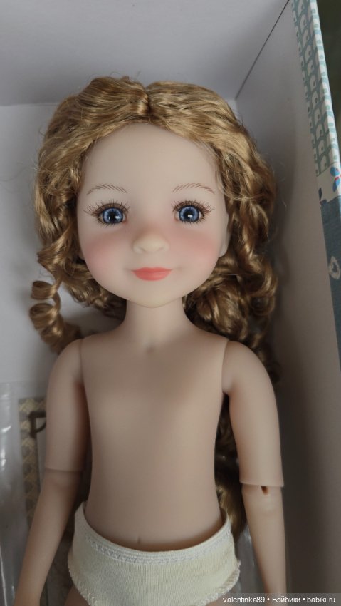 Валентина Ruby Red 37 см, нюд и в паричке Изабеллы (фото 5)