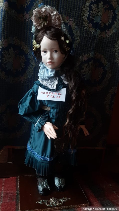 Кукла в викторианском стиле