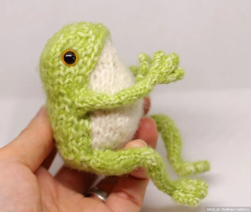 Вязаная лягушка с тыквой — Авторские игрушки (фото 4)
