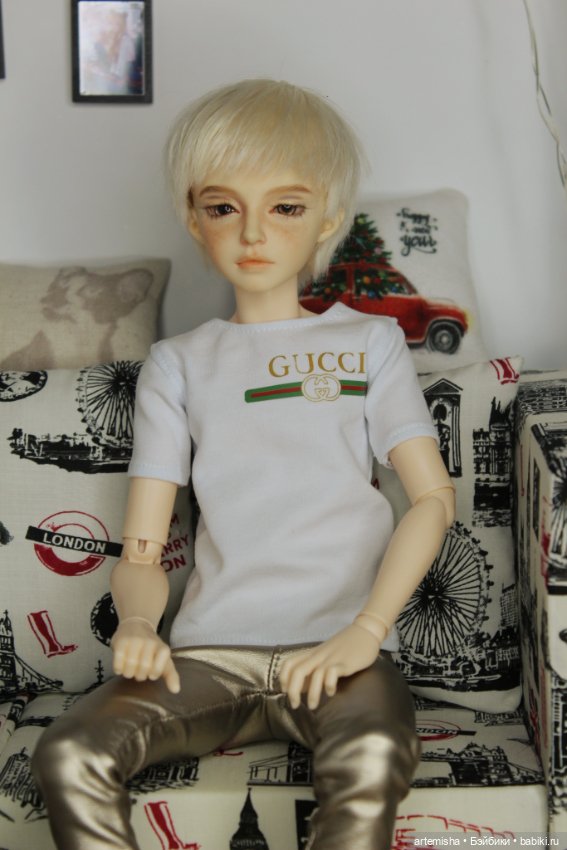 Minifee Mika на моушен теле (фото 3)