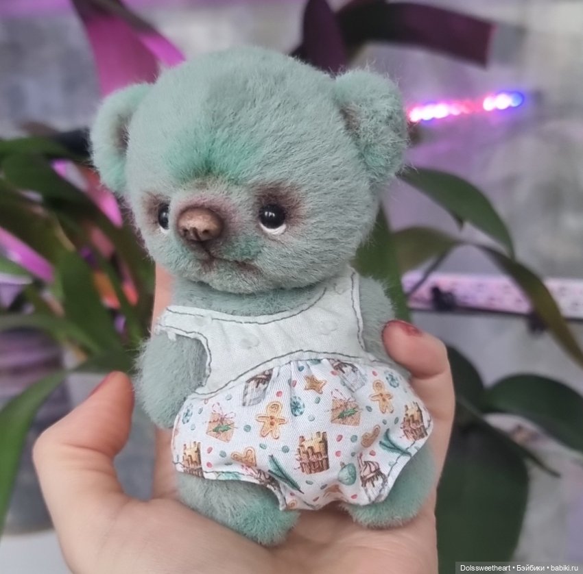 Изумрудный мишка — Авторские игрушки (фото 4)