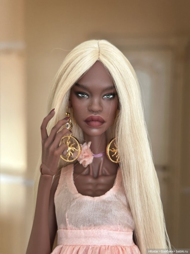 Дева 2:0 с двумя лицами от Маргариты Кутуевой