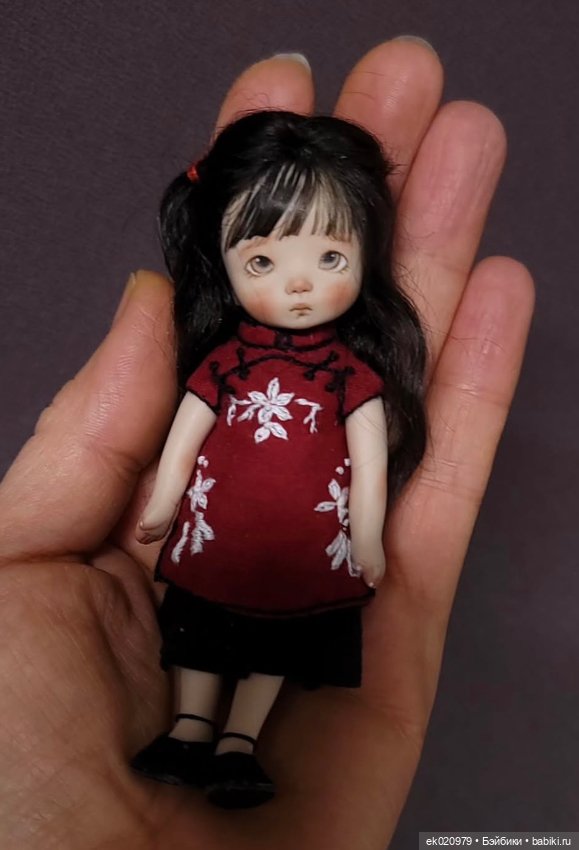 Фарфоровая куколка Sun Joo Lee 10,5 см