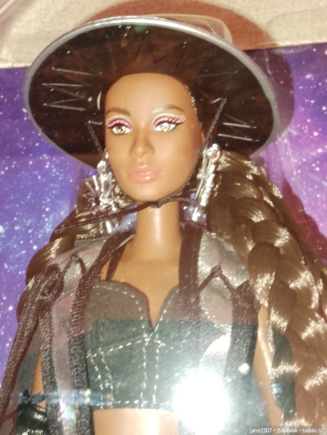 Коллекционная кукла Барби Barbie Fashion Frontier NRFB (фото 6)