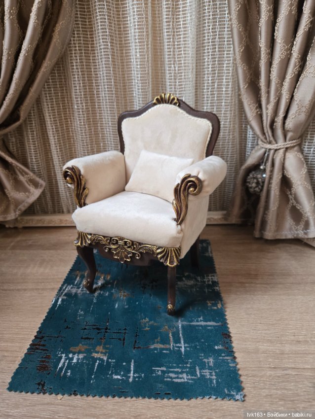 Кресло бархатное 1/6. Мебель для кукол (фото 2)