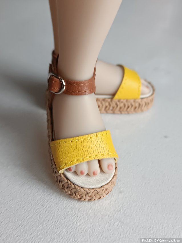 Босоножки для Руби Ред Ruby Red Fashion Friends (фото 5)