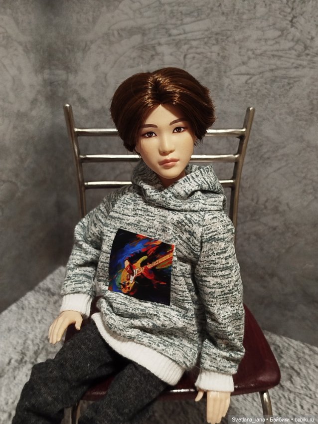 #2.Шарнирная портретная кукла участника группы БТС