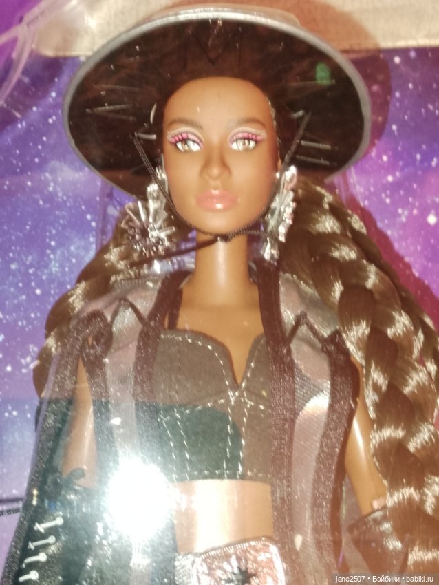 Коллекционная кукла Барби Barbie Fashion Frontier NRFB (фото 7)