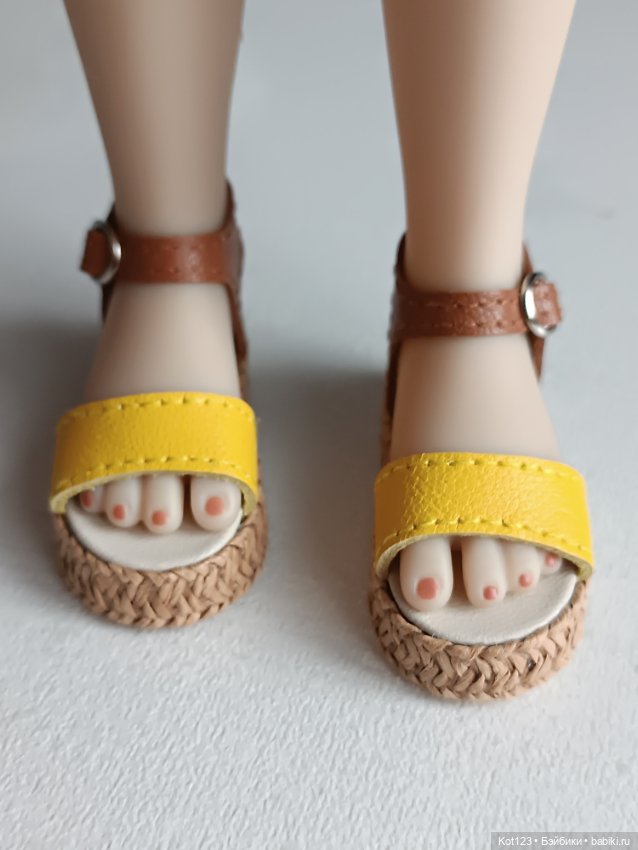 Босоножки для Руби Ред Ruby Red Fashion Friends (фото 4)