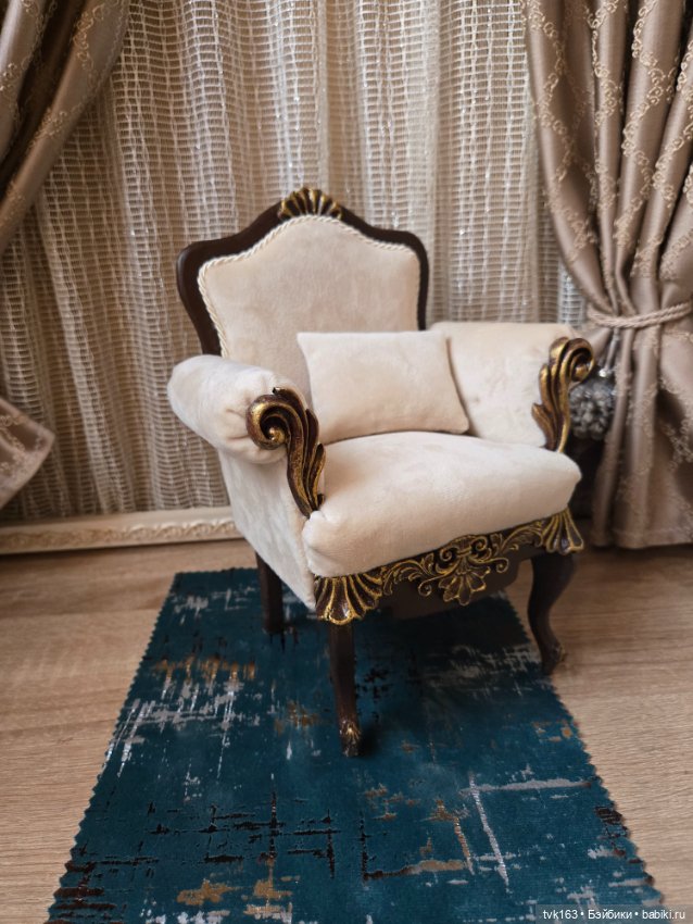 Кресло бархатное 1/6. Мебель для кукол (фото 3)