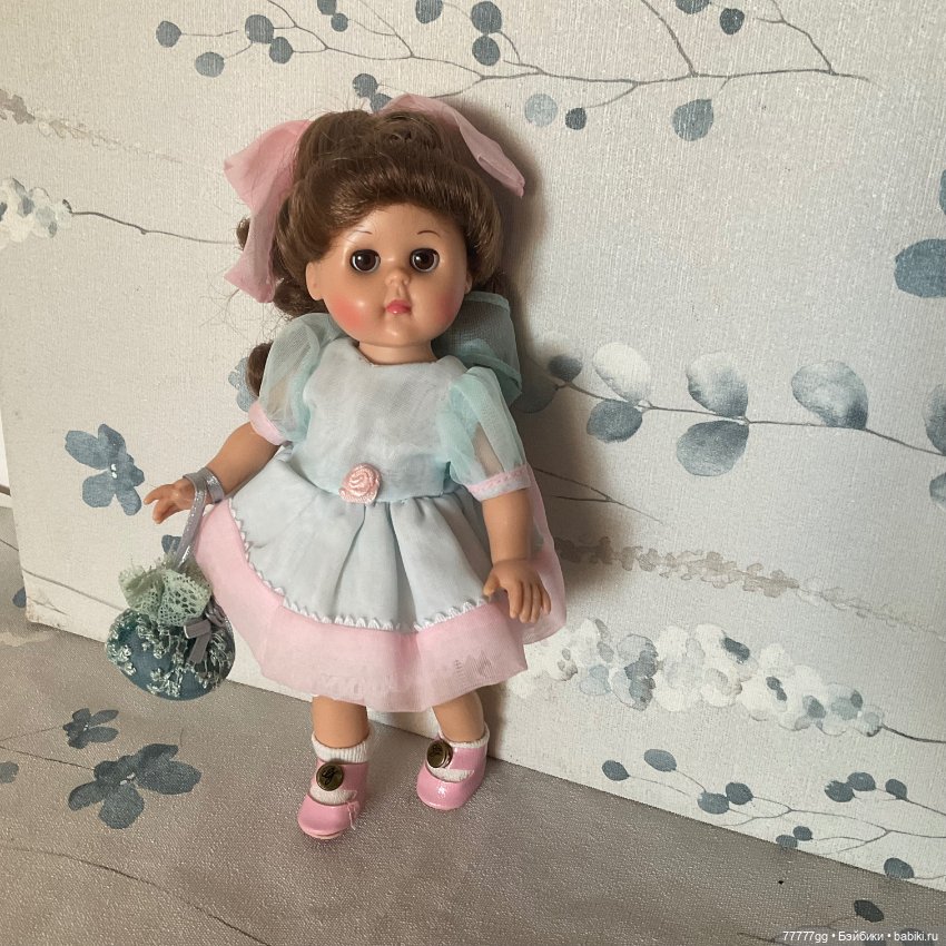 Джинни с сумочкой — Игровые куклы