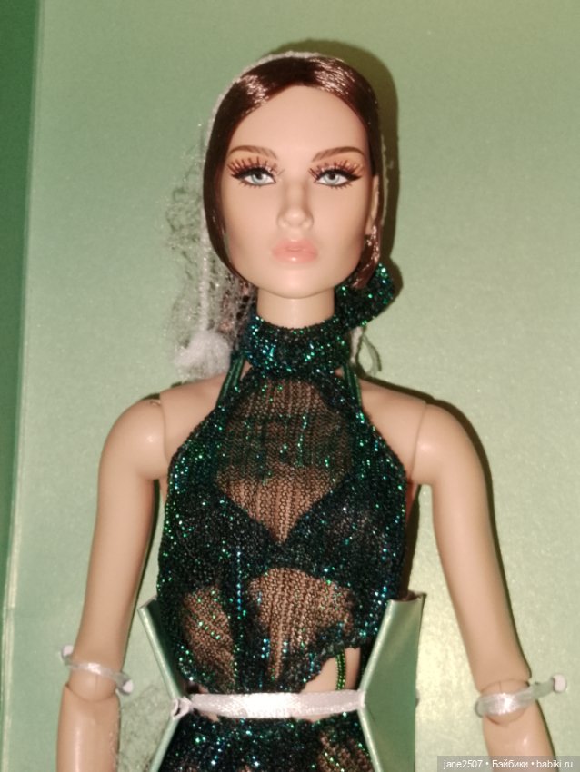 Fashion royalty Meteor Emerald Allure Amirah Majeed новая (фото 3)