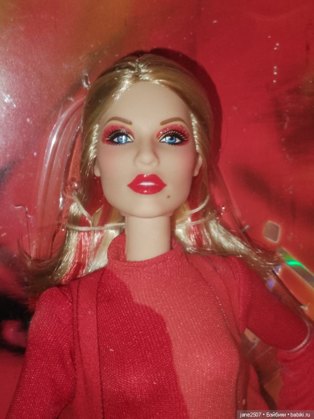 Коллекционная кукла Барби Barbie Kylie Minogue NRFB (фото 3)