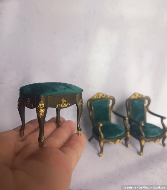 Гарнитур "Bradford" - 2 кресла + банкетка. Куклам до 16 см (фото 5)