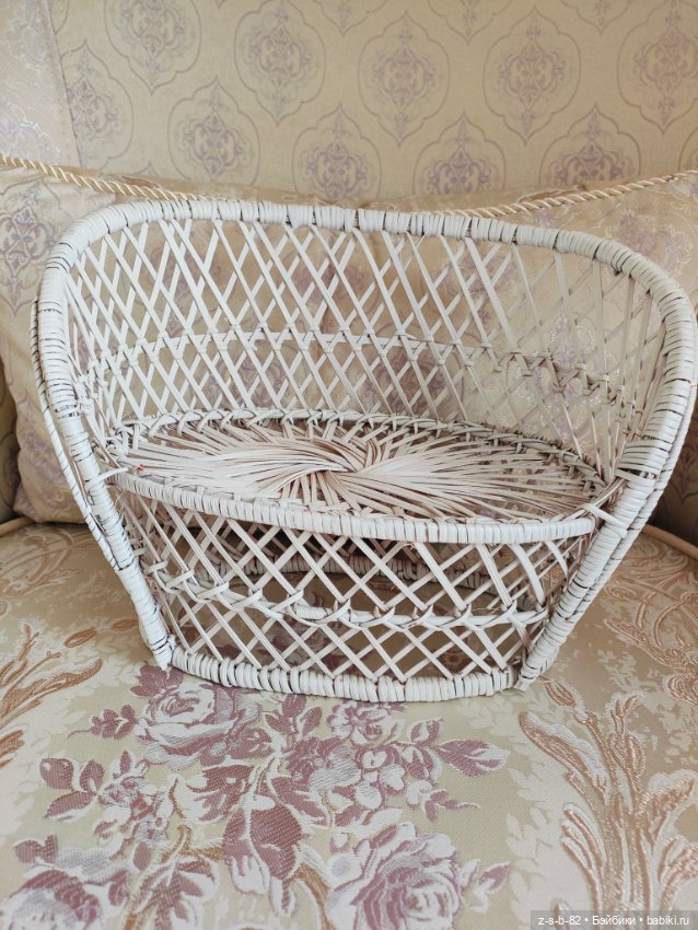 Красивый плетёный диван — Кукольная мебель (фото 6)