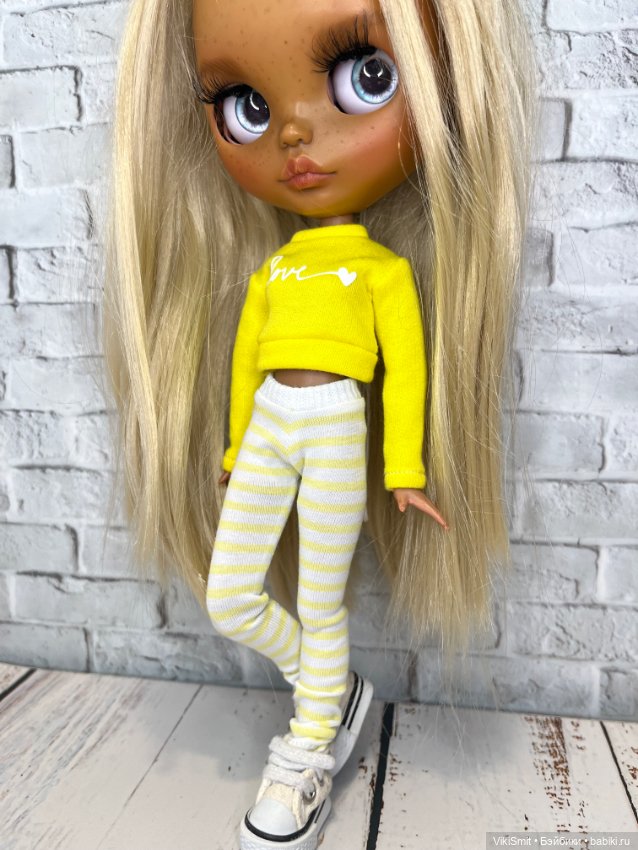 Продаю новые одежды для кукол Блайз (фото 2)