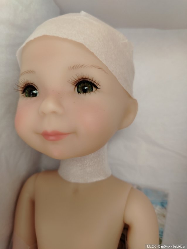 Sugar Сахар Ruby Red Руби Ред в аутфите и парике Скай (фото 7)