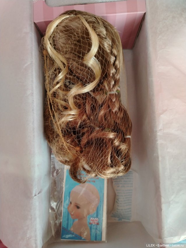 Sugar Сахар Ruby Red Руби Ред в аутфите и парике Скай (фото 3)