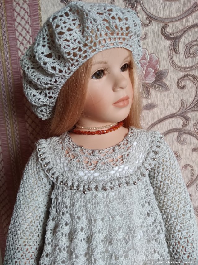 Наряд вязаный для кукол 60-70см