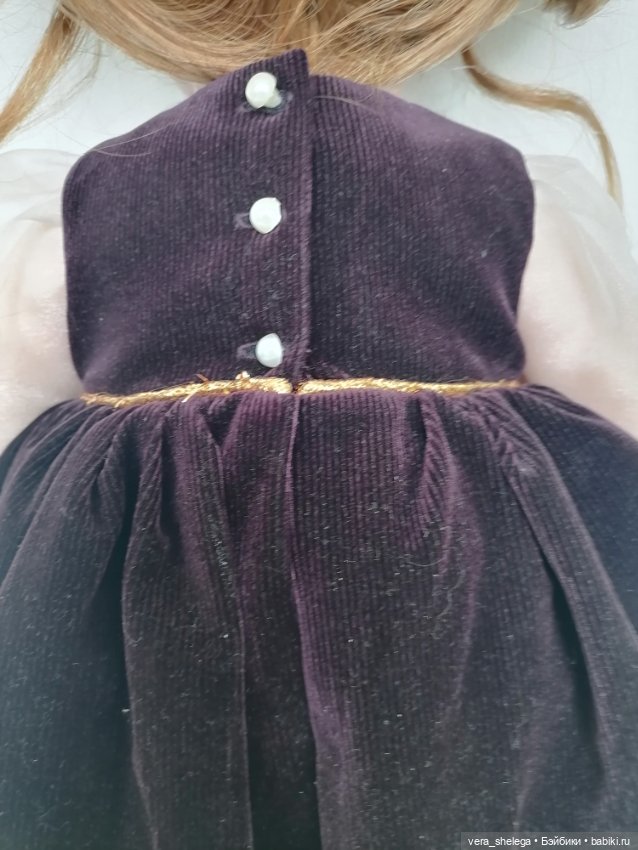 Фирменные аутфиты на кукол (фото 6)