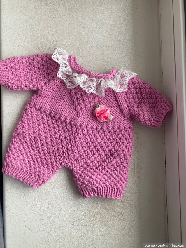 Вязанные комплекты для маленьких кукол (фото 6)