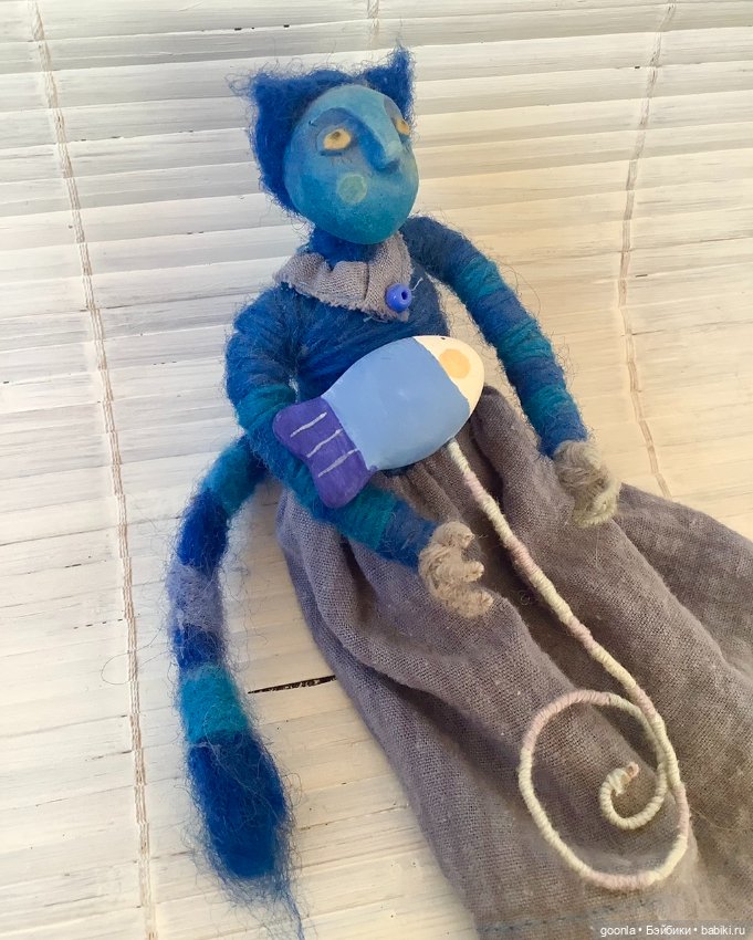 Синяя кошка с синей рыбой (фото 8)