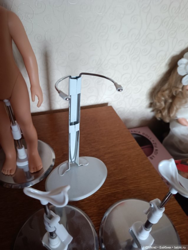 Продам лот из 7 подставок для разных кукол (фото 4)