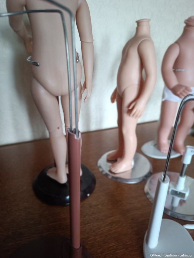 Продам лот из 7 подставок для разных кукол (фото 2)