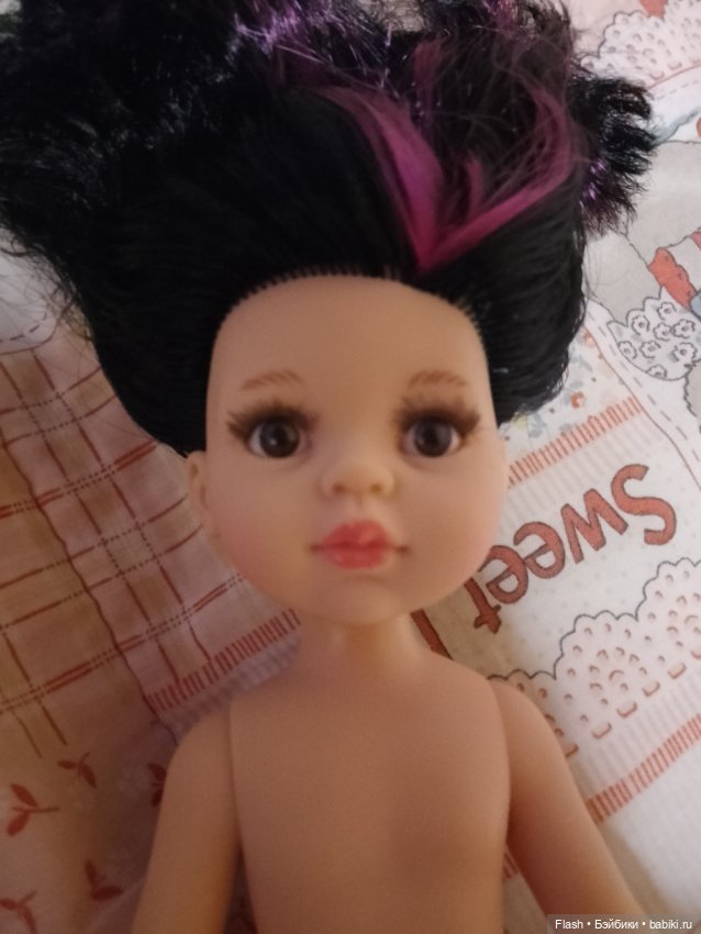 Карина Паола рейна с сиреневыми прядками (фото 6)