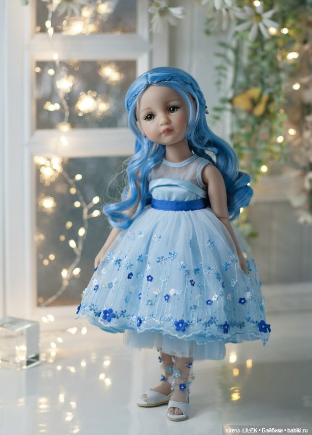 Голубой парик Вероники Руби Ред Ruby Red