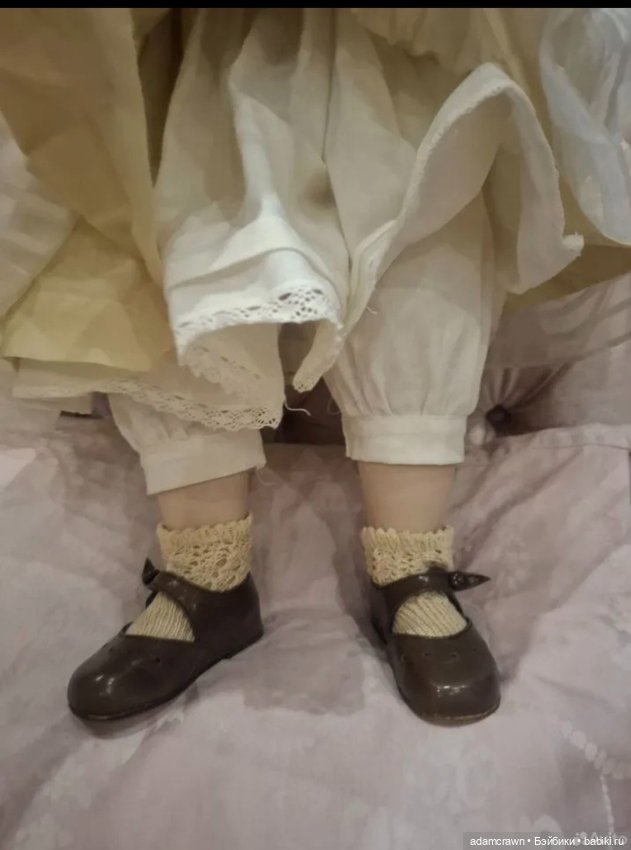 Фарфоровая кукла от автора Ruth treffeisen. В очень хорошем состоянии. Рост 65 см (фото 6)