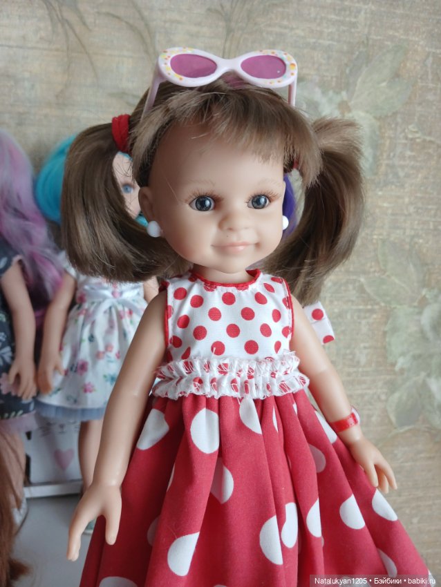 Клео поющая с хвостиками от paola reina