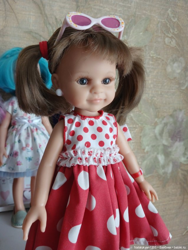 Клео поющая с хвостиками от paola reina (фото 2)