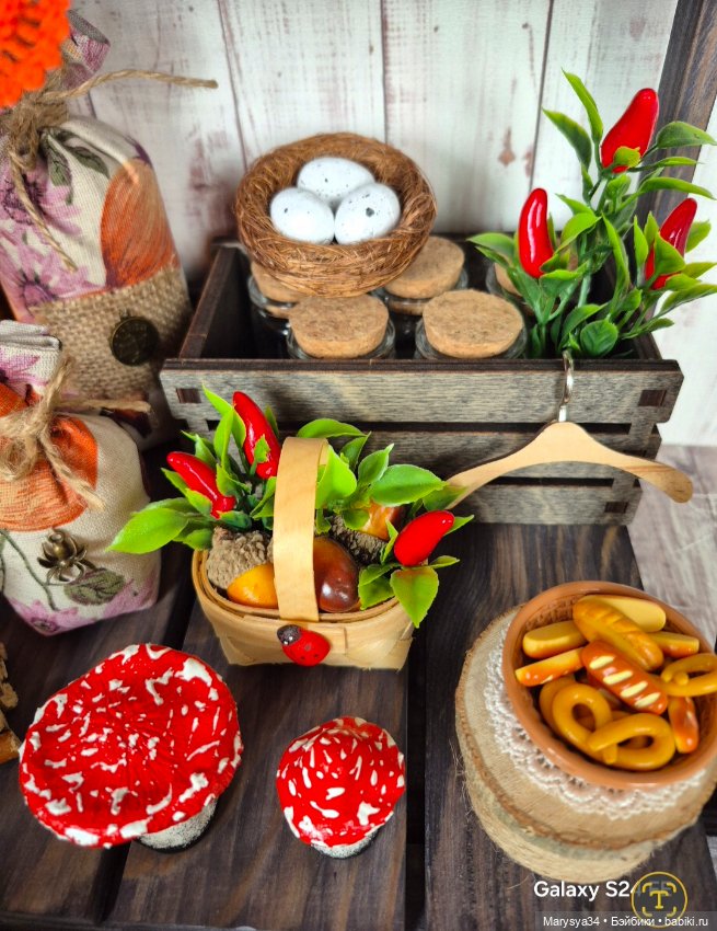 Комплект мебели и аксессуаров для кукольного омика (фото 4)