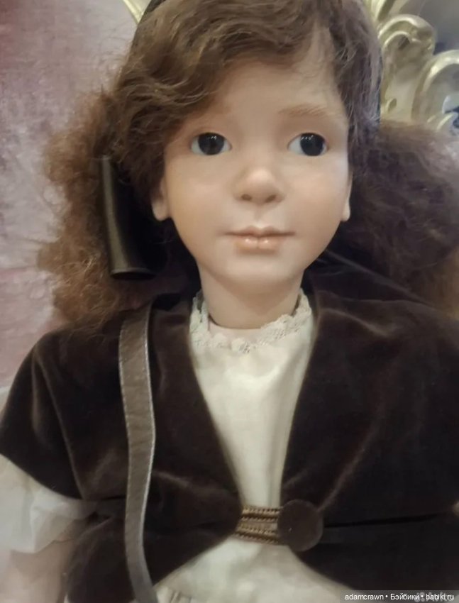 Фарфоровая кукла от автора Ruth treffeisen. В очень хорошем состоянии. Рост 65 см (фото 4)