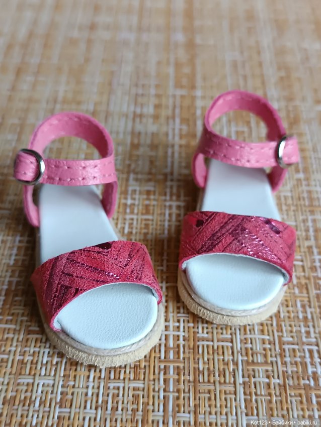 Лот обуви для Руби Ред Ruby Red Fashion Friends (фото 4)