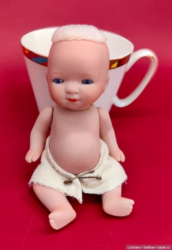 Маленькая фарфоровая реплика Малыш 1985 год